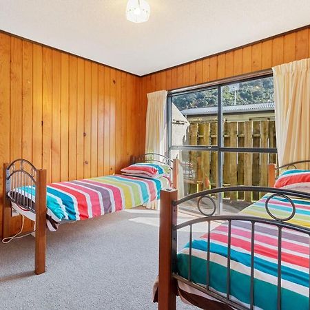 Downtown Mountview - Mt Maunganui Holiday Home Маунт-Маунгани Экстерьер фото