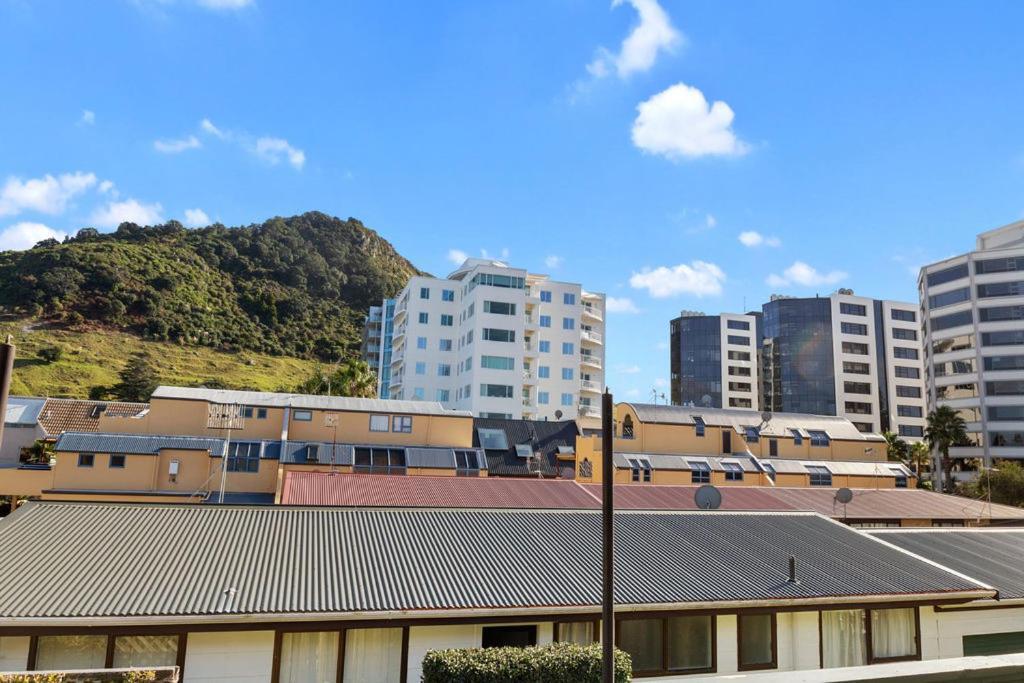 Downtown Mountview - Mt Maunganui Holiday Home Маунт-Маунгани Экстерьер фото