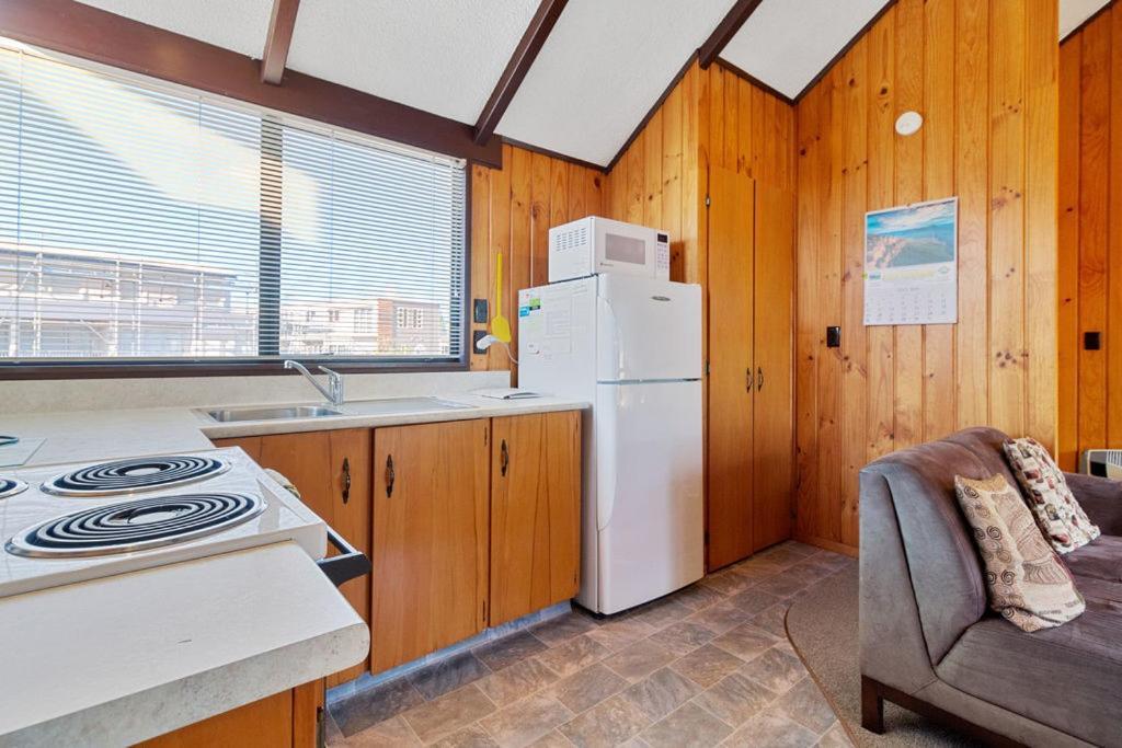 Downtown Mountview - Mt Maunganui Holiday Home Маунт-Маунгани Экстерьер фото