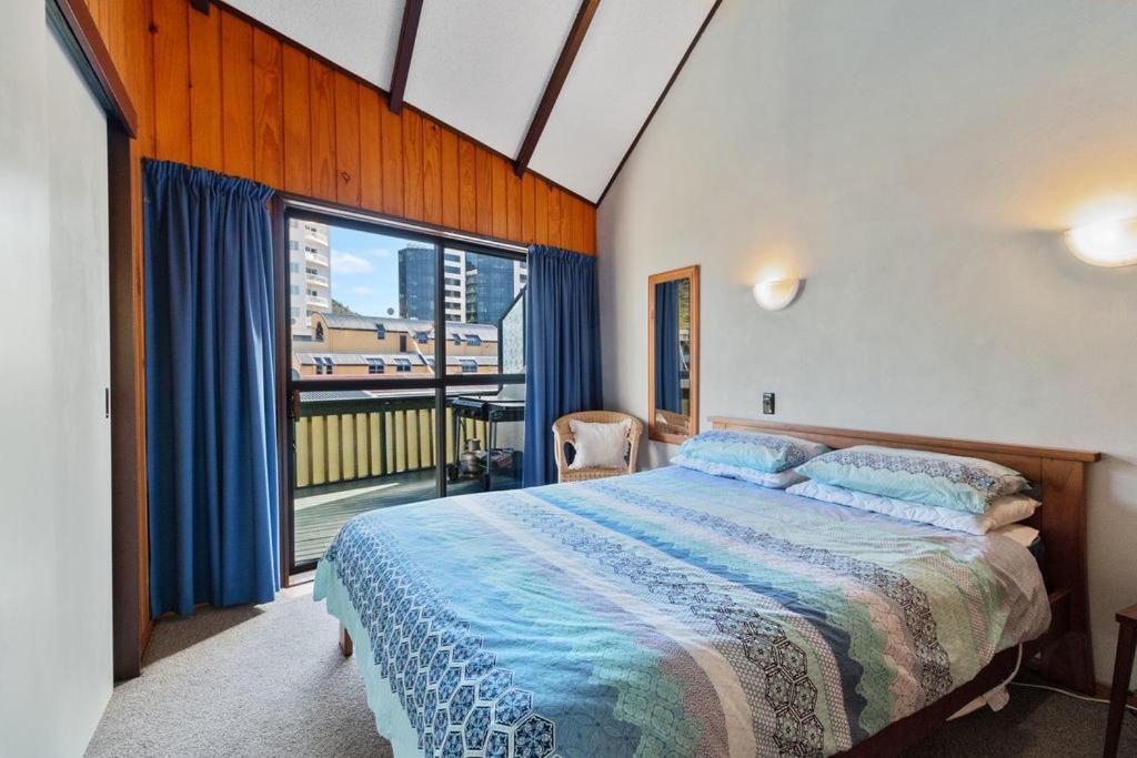 Downtown Mountview - Mt Maunganui Holiday Home Маунт-Маунгани Экстерьер фото
