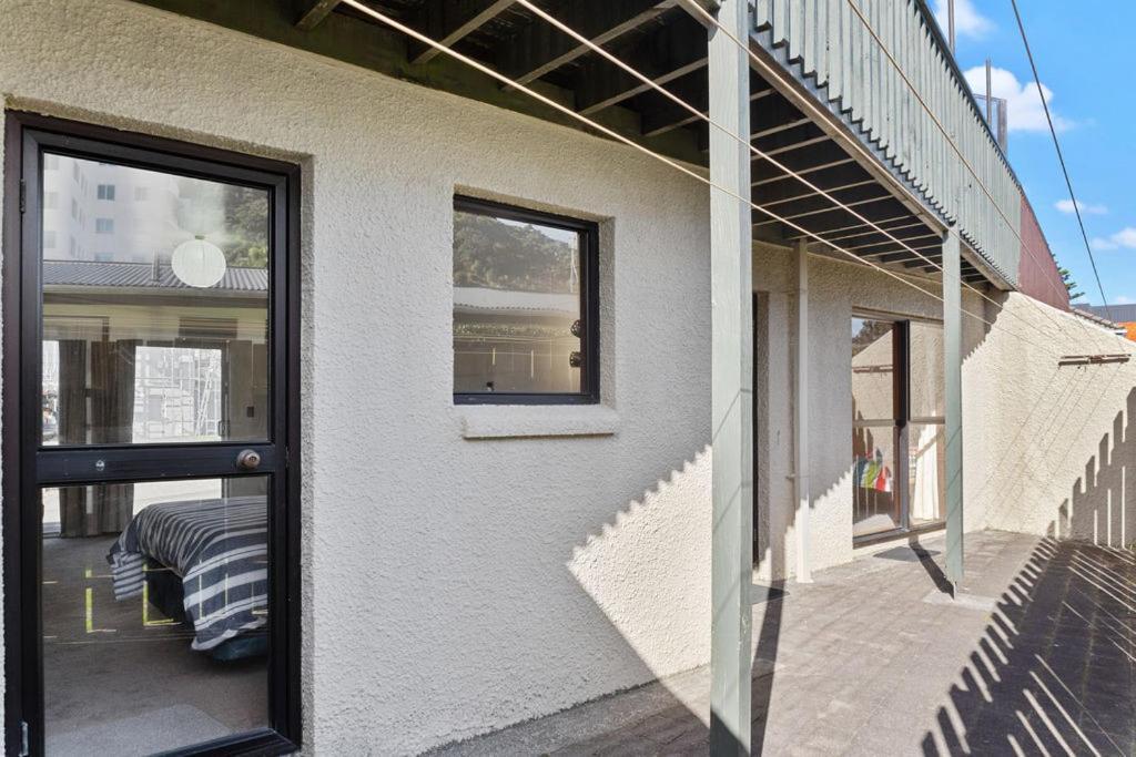 Downtown Mountview - Mt Maunganui Holiday Home Маунт-Маунгани Экстерьер фото